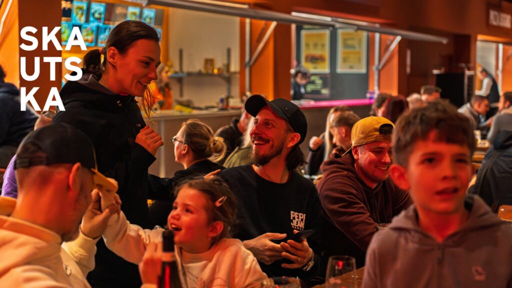 Nově spouštíme na Skautské v Ostravě Porubě samoobslužný rezervační systém na rezervaci stolů.