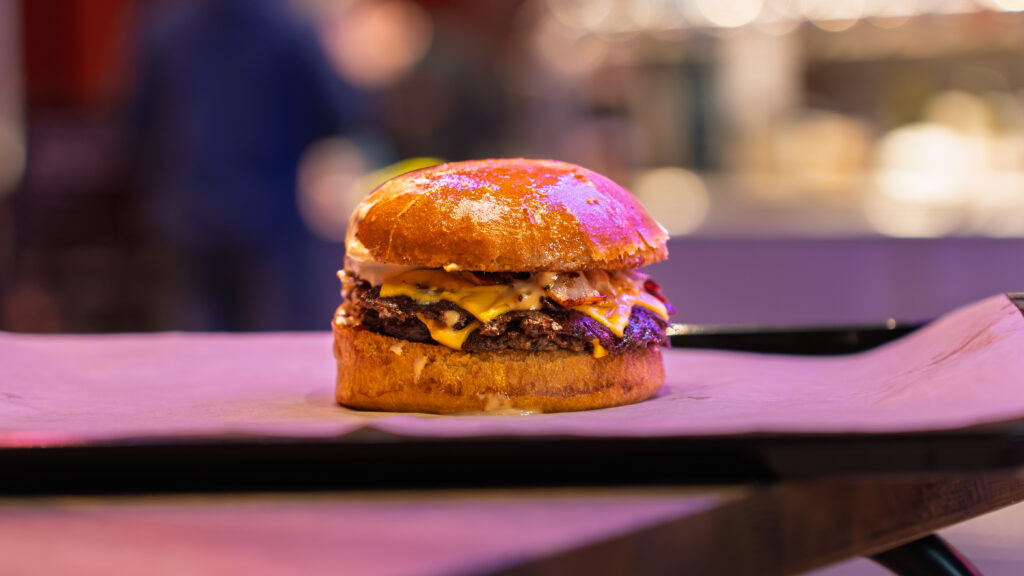 Hood SmashBurger s burgery na Skautské v Ostravě Porubě.